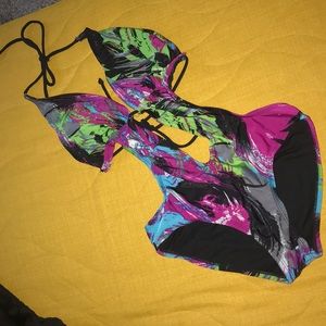 FOREVER21 ONE PIECE BATHING SUIT